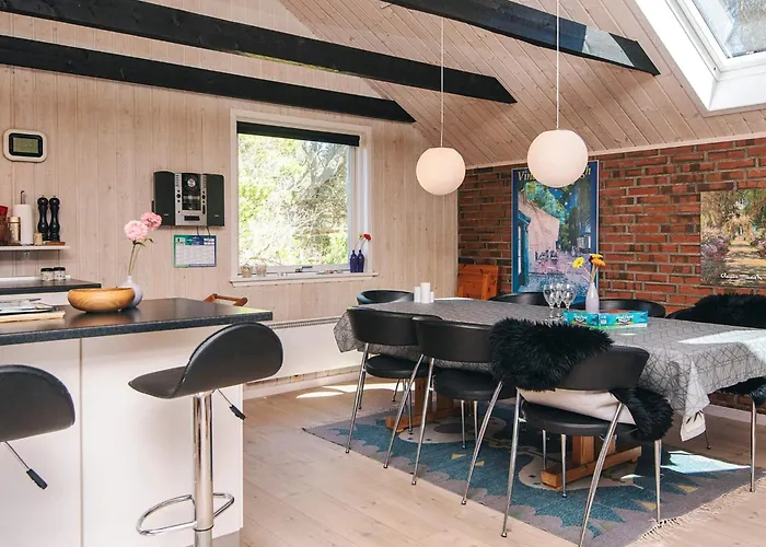 Charming Family Retreat-by Traum Блаванн